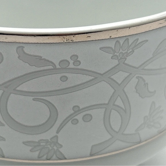 Chris Madden Montalira Gold JC Penney Home Porcelain Sugar Bowl w/ Lid 2.5”x4” - Picture 5 of 13